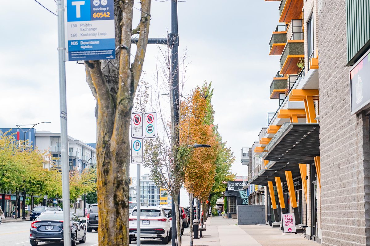 A bus stop on East Hastings near the clinic